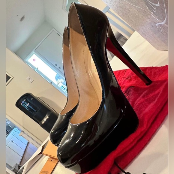 Christian Louboutin Bianca 140 Patent Calf Shoes size 38 - Picture 7 of 10